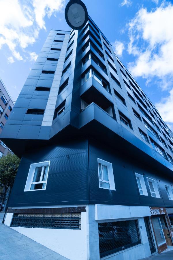 Apartamentos Turisticos Fatima, En El Centro De Vigo Ngoại thất bức ảnh