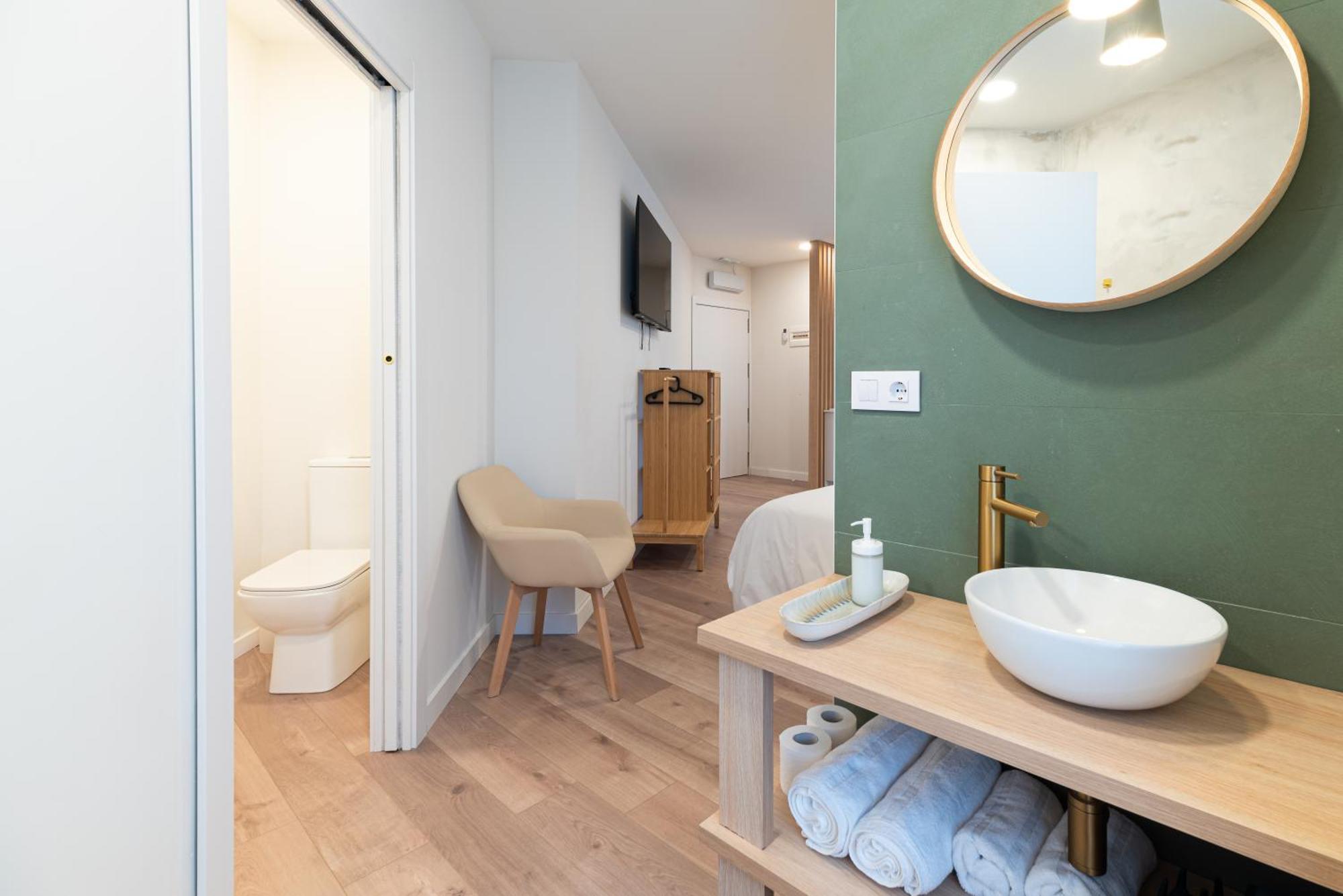 Apartamentos Turisticos Fatima, En El Centro De Vigo Ngoại thất bức ảnh