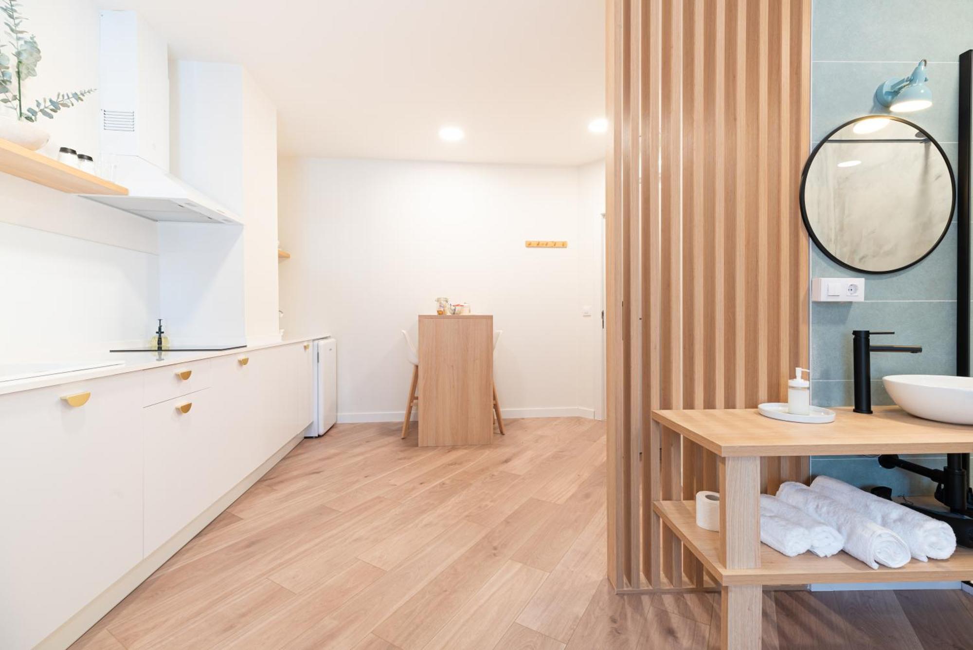 Apartamentos Turisticos Fatima, En El Centro De Vigo Ngoại thất bức ảnh